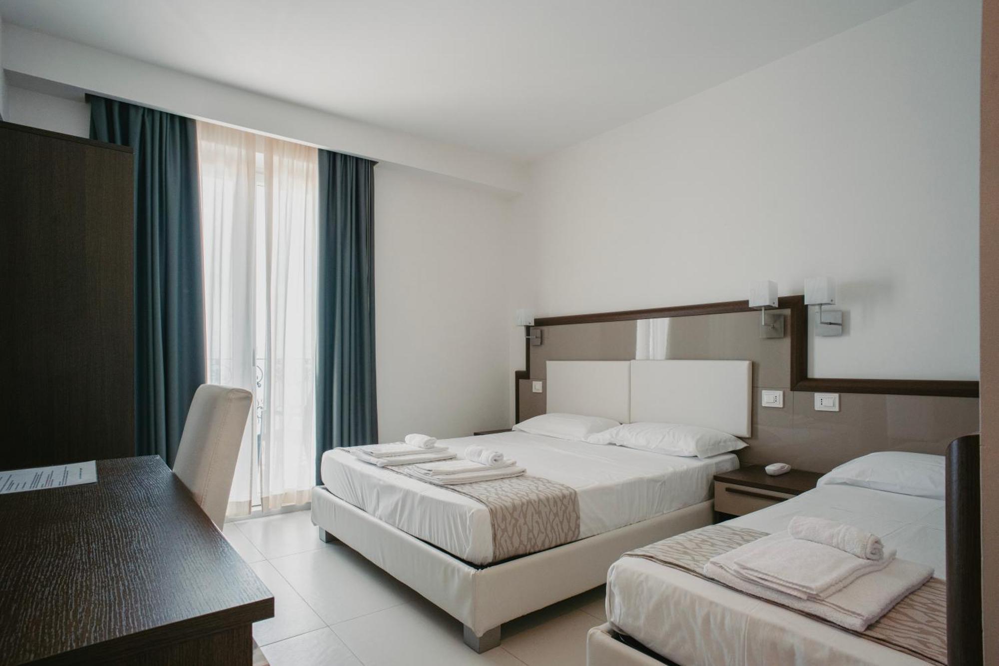 Hotel Baia Marina Cupra Marittima Exterior photo
